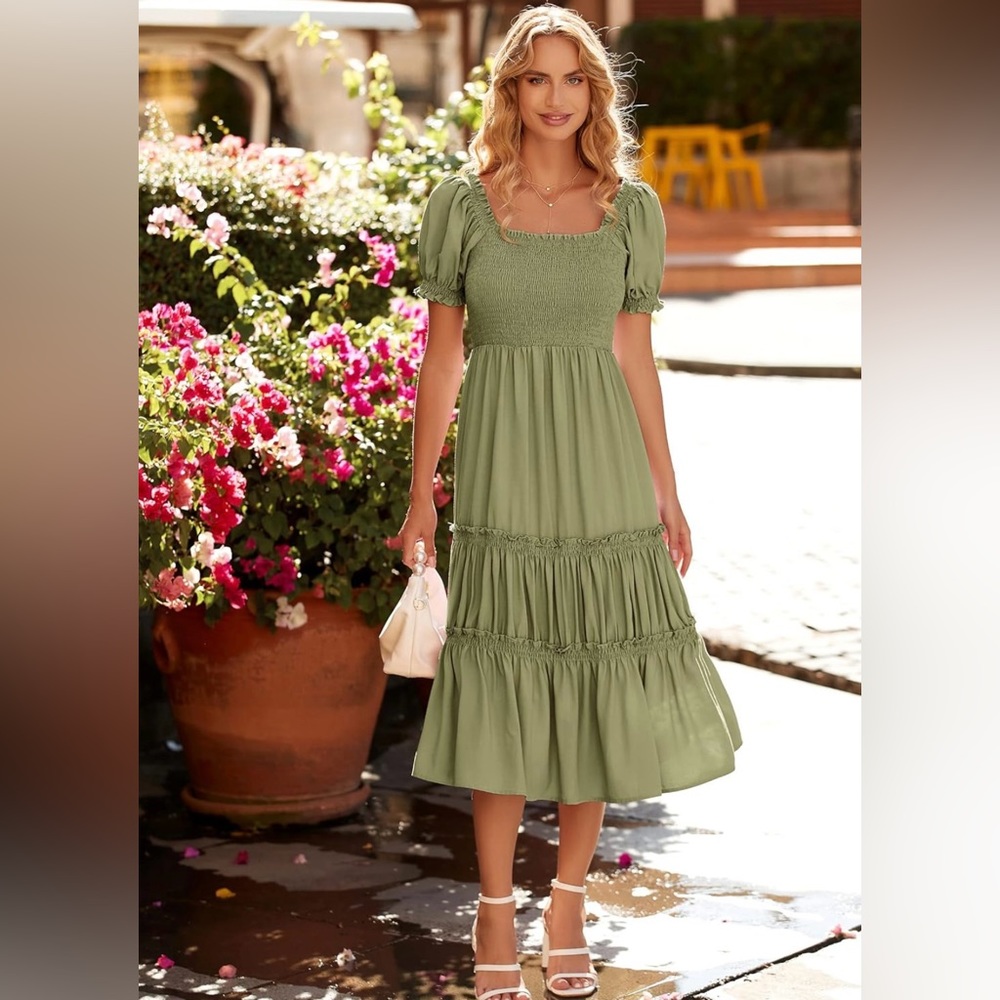 NWOT. Square neck. Smocked bodice. Puff sleeve. Tiered midi dress. Green.